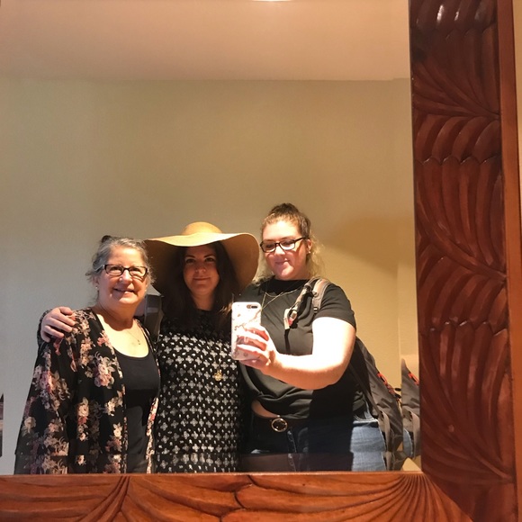 Meet your Posher, Sarah - Picture 6 of 8